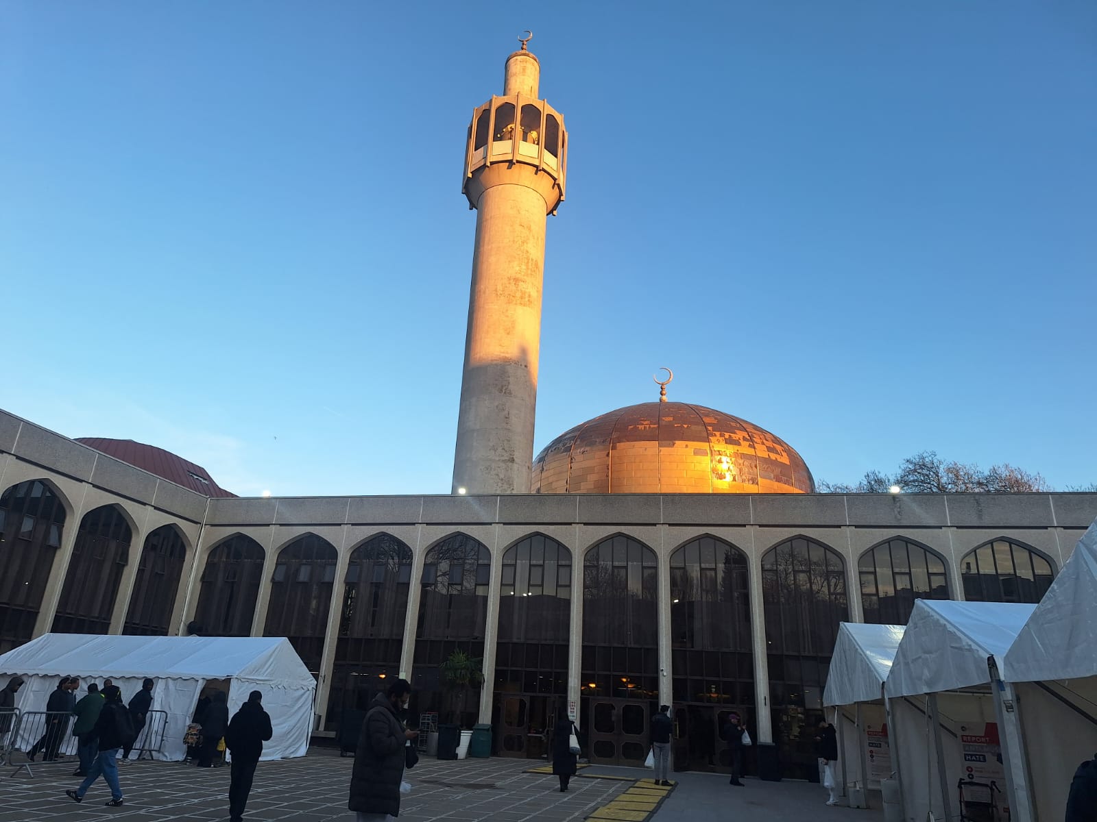 cerita bahrul ulum dai ambassador dompet dhuafa penugasan london inggris dompet dhuafa Cerita Bahrul Ulum, Dai Ambassador Dompet Dhuafa penugasan London, Inggris. Islam di Inggris, Dari Minoritas Menuju Kekuatan Baru.
