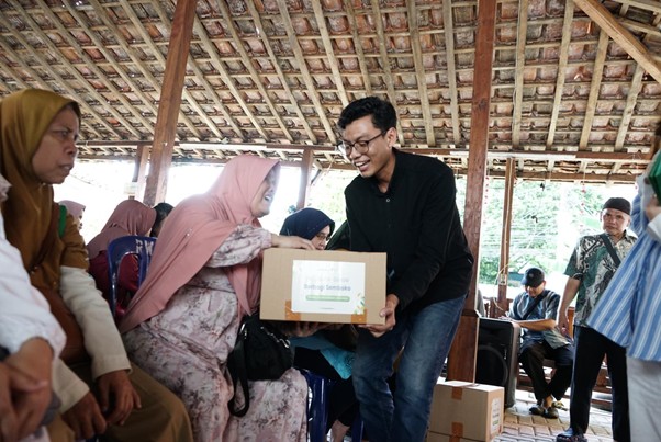 bantuan modena untuk ibuibu tuna netra 1 dompet dhuafa